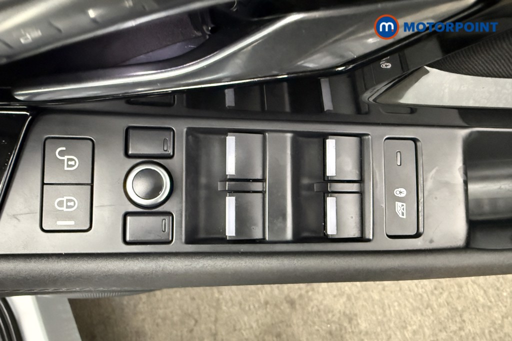 Land Rover Range Rover Evoque R-Dynamic Manual Diesel SUV - Stock Number (1582972) - 4th supplementary image