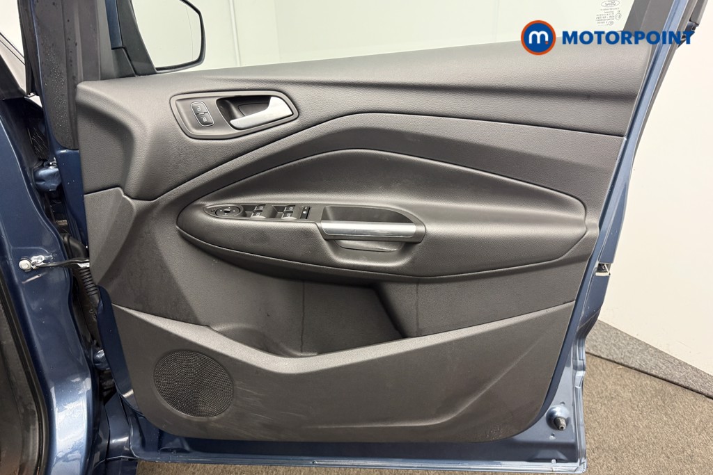 Ford Kuga St-Line Manual Petrol SUV - Stock Number (1598284) - 3rd supplementary image