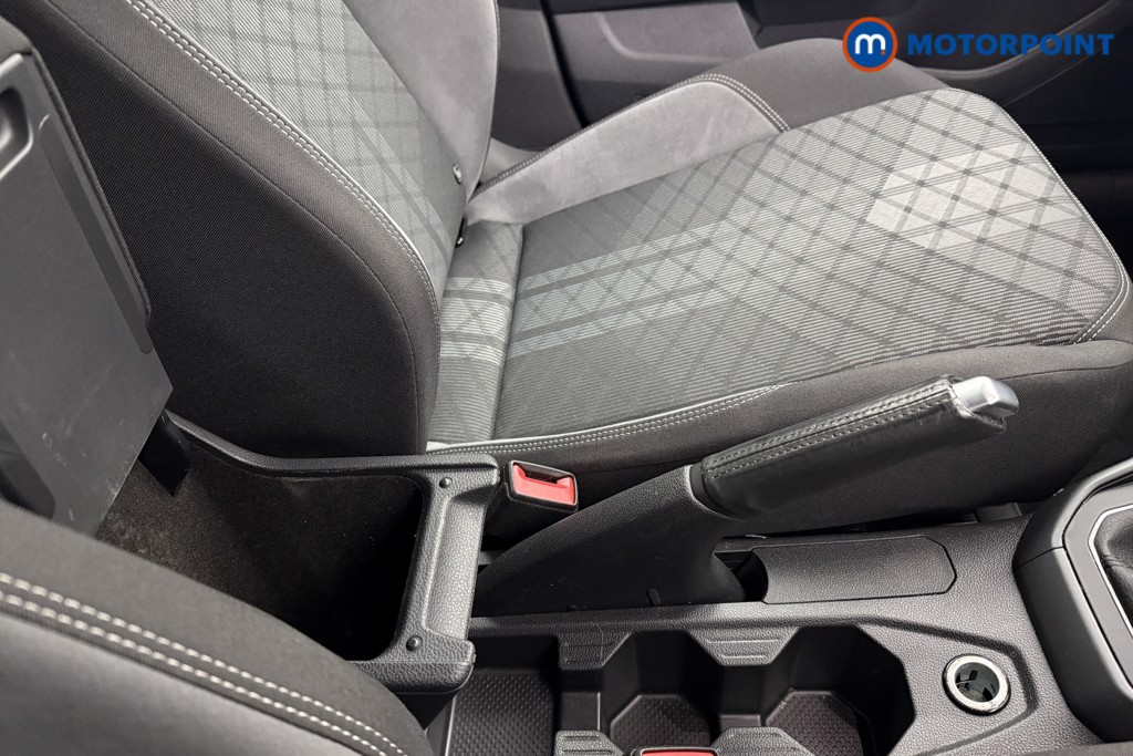 Volkswagen Polo R-Line Manual Petrol Hatchback - Stock Number (1599306) - 15th supplementary image