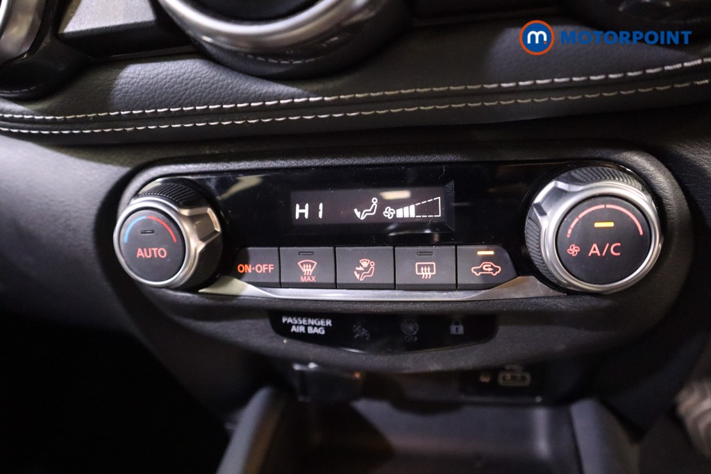 Nissan Juke N-Connecta Manual Petrol SUV - Stock Number (1607482) - 6th supplementary image