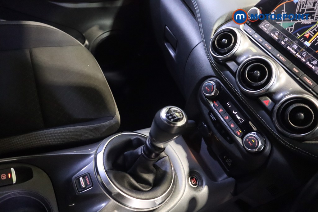 Nissan Juke N-Connecta Manual Petrol SUV - Stock Number (1607482) - 8th supplementary image