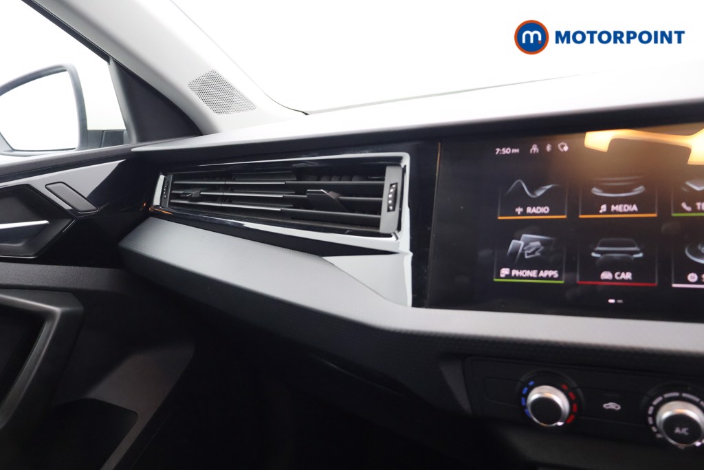 Audi A1 Technik Manual Petrol Hatchback - Stock Number (1608106) - 9th supplementary image