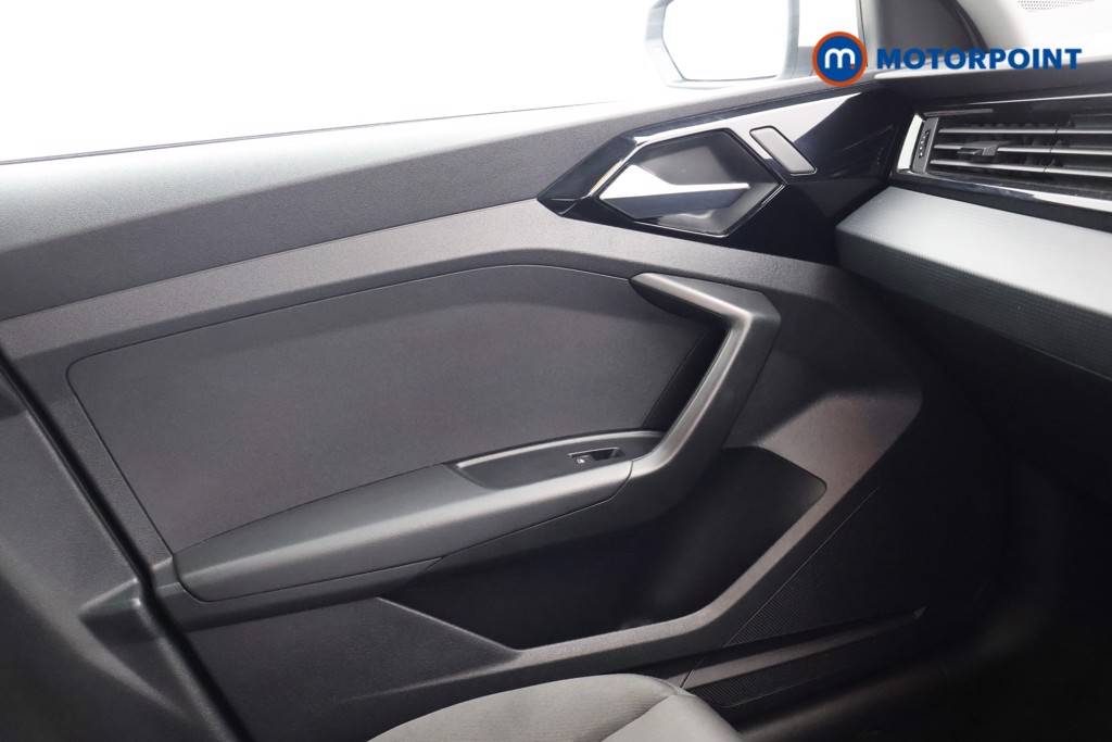 Audi A1 Technik Manual Petrol Hatchback - Stock Number (1608106) - 10th supplementary image