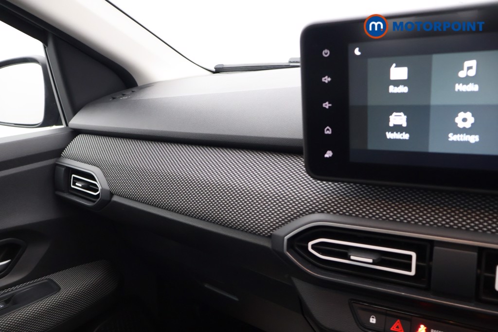 Dacia Sandero Expression Manual Petrol Hatchback - Stock Number (1608389) - 7th supplementary image