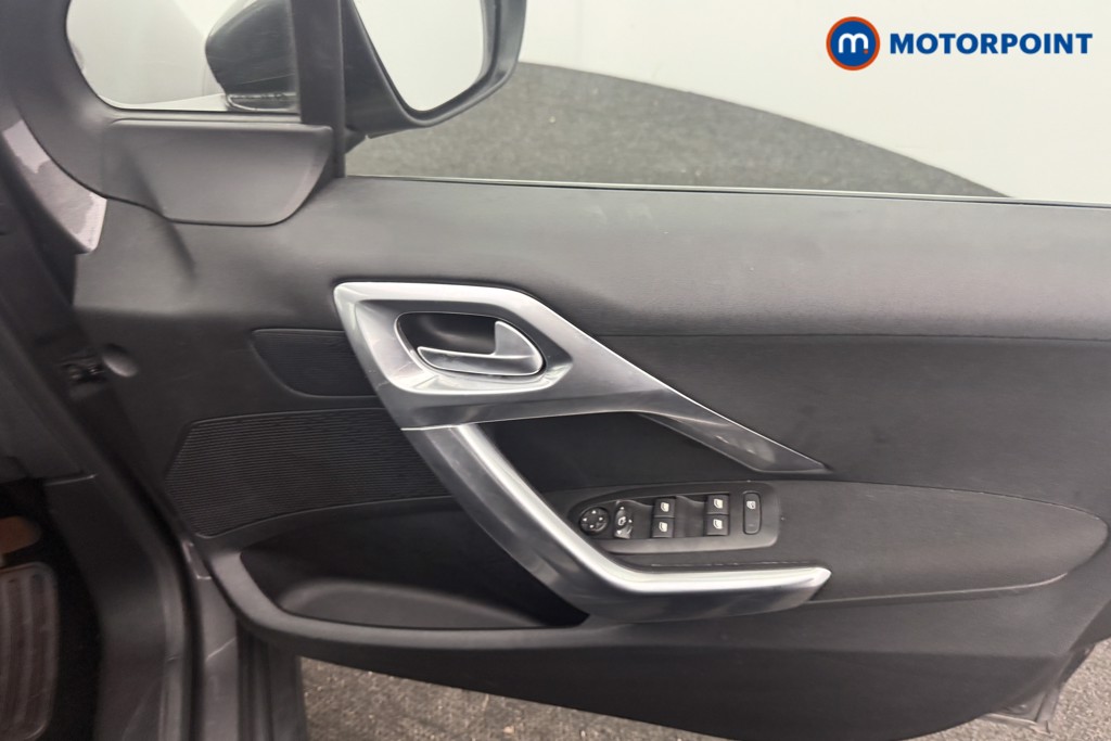 Peugeot 2008 Allure Premium Manual Petrol SUV - Stock Number (1609283) - 9th supplementary image