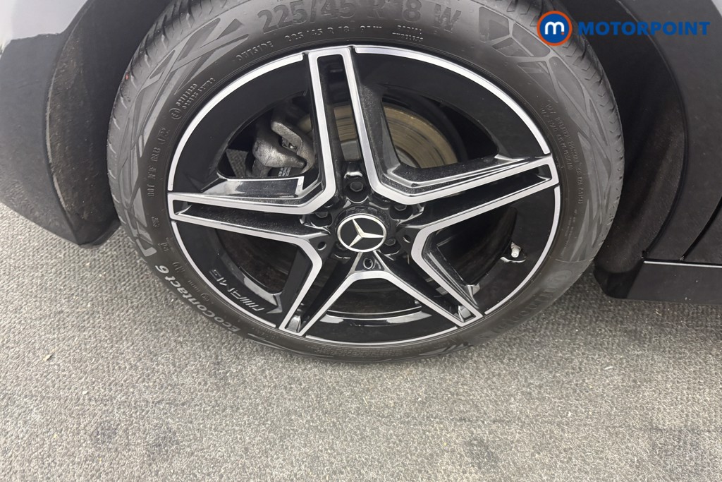 Mercedes-Benz A Class Amg Line Executive Edition Automatic Petrol Hatchback - Stock Number (1609803) - 5th supplementary image