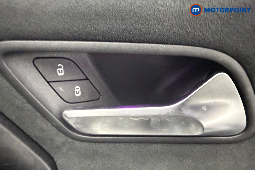 Mercedes-Benz A Class Amg Line Executive Edition Automatic Petrol Hatchback - Stock Number (1609803) - 10th supplementary image