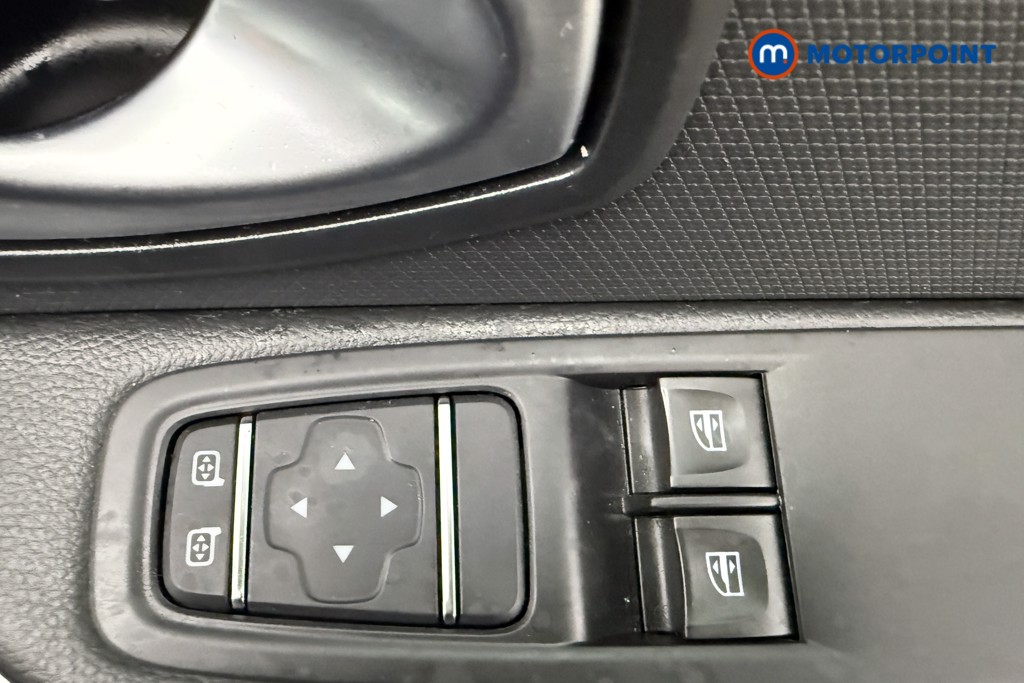 Renault Clio Play Manual Petrol Hatchback - Stock Number (1611480) - 17th supplementary image