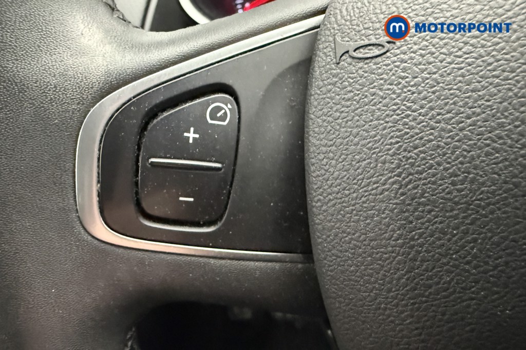 Renault Clio Iconic Manual Petrol Hatchback - Stock Number (1612182) - 5th supplementary image