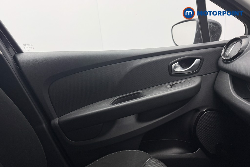 Renault Clio Iconic Manual Petrol Hatchback - Stock Number (1612182) - 11th supplementary image