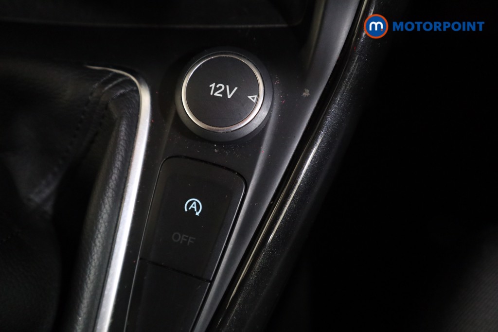 Ford Focus Titanium Manual Petrol Hatchback - Stock Number (1612516) - 9th supplementary image