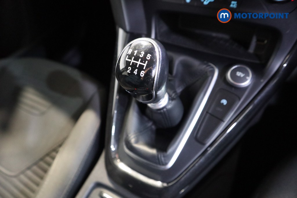 Ford Focus Titanium Manual Petrol Hatchback - Stock Number (1612516) - 10th supplementary image