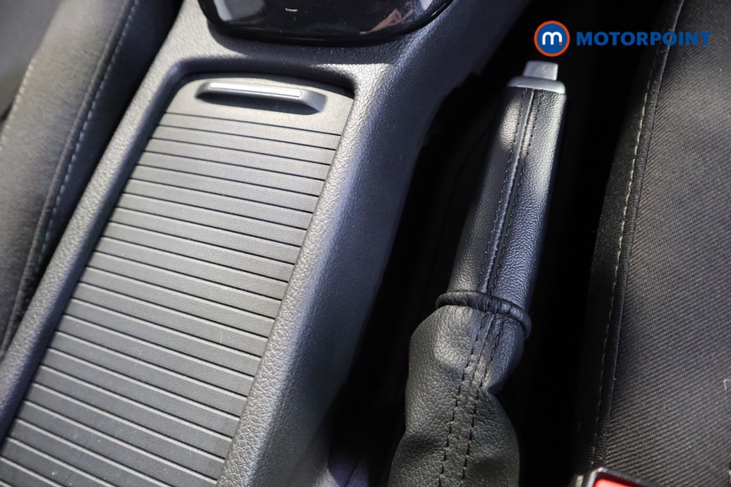 Ford Focus Titanium Manual Petrol Hatchback - Stock Number (1612516) - 11th supplementary image