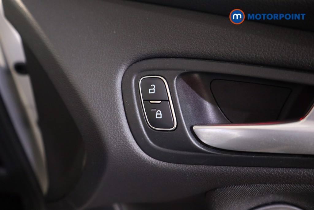 Ford Focus Titanium Manual Petrol Hatchback - Stock Number (1612516) - 13th supplementary image