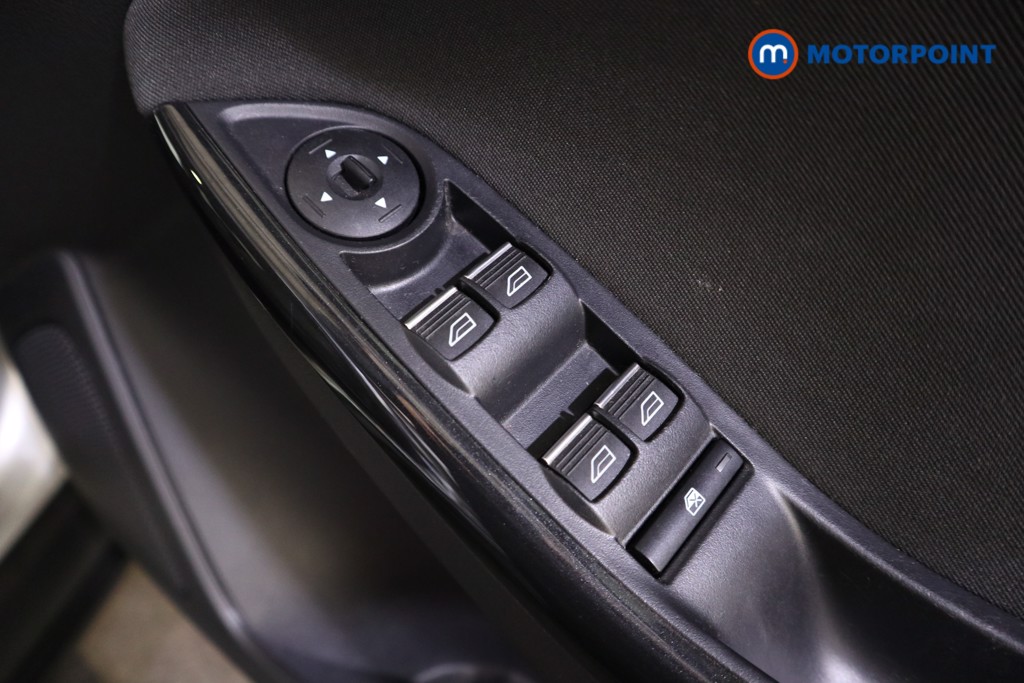 Ford Focus Titanium Manual Petrol Hatchback - Stock Number (1612516) - 14th supplementary image