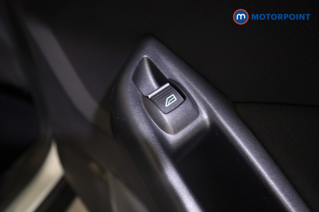 Ford Focus Titanium Manual Petrol Hatchback - Stock Number (1612516) - 18th supplementary image