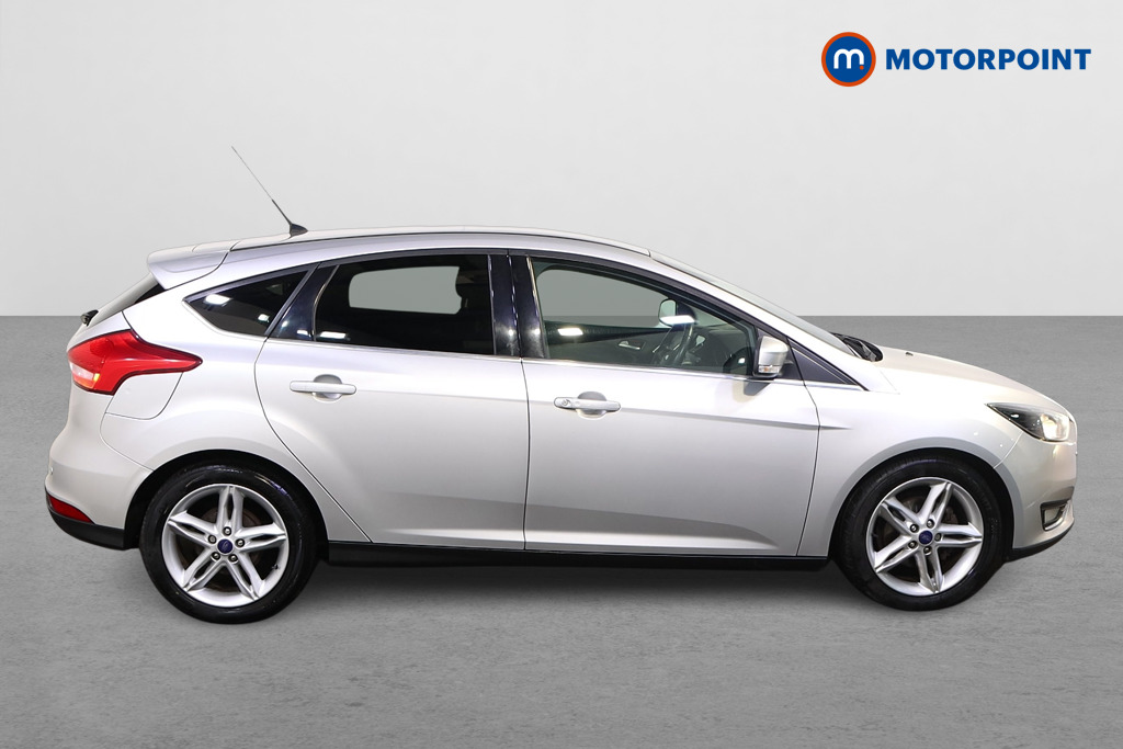 Ford Focus Titanium Manual Petrol Hatchback - Stock Number (1612516) - Drivers side