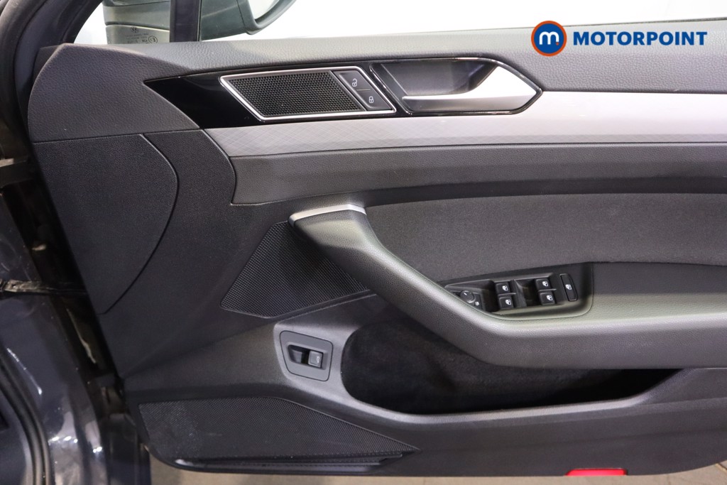 Volkswagen Passat Se Nav Automatic Petrol Saloon - Stock Number (1612795) - 9th supplementary image