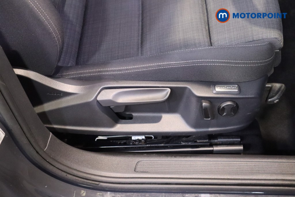 Volkswagen Passat Se Nav Automatic Petrol Saloon - Stock Number (1612795) - 16th supplementary image