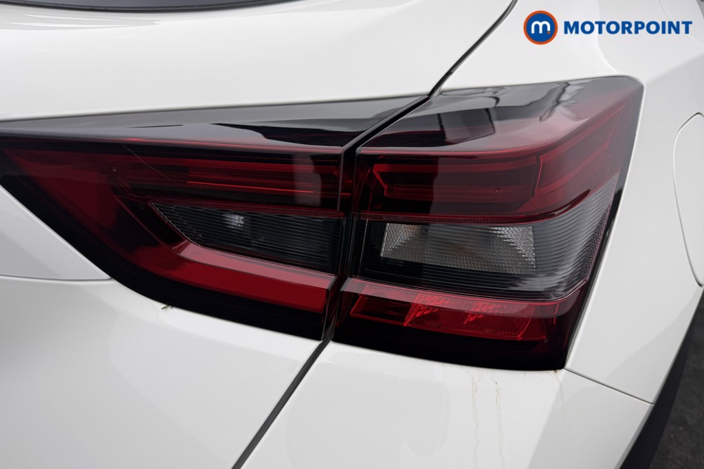 Nissan Juke Acenta Premium Manual Petrol SUV - Stock Number (1613404) - 5th supplementary image