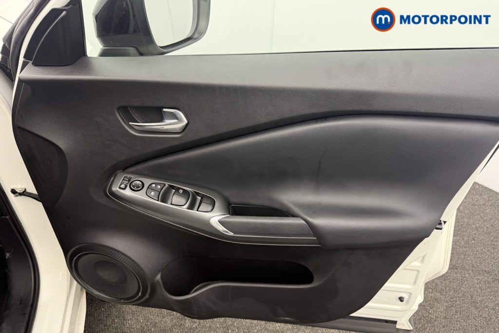 Nissan Juke Acenta Premium Manual Petrol SUV - Stock Number (1613404) - 10th supplementary image