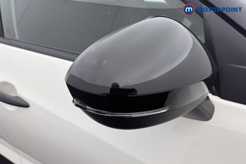 Nissan Juke Acenta Premium Manual Petrol SUV - Stock Number (1613404) - 20th supplementary image