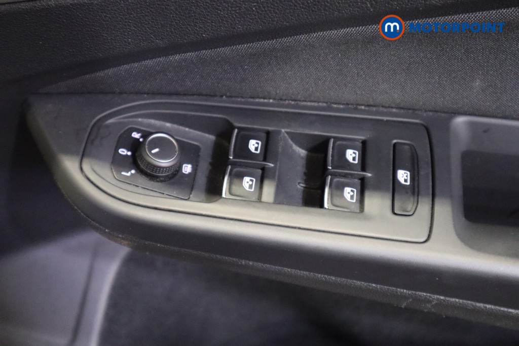 Volkswagen Golf Life Manual Petrol Hatchback - Stock Number (1613472) - 11th supplementary image