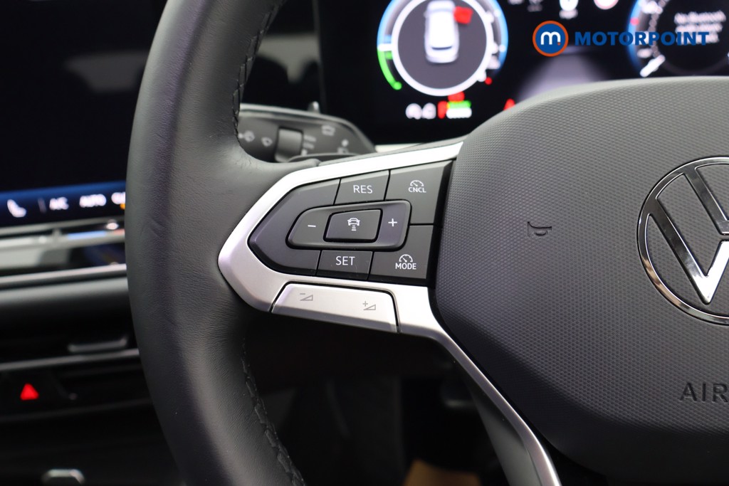 Volkswagen Passat Life Automatic Petrol Plug-In Hybrid Estate - Stock Number (1613648) - 2nd supplementary image