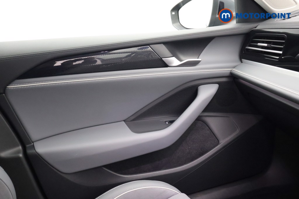 Volkswagen Passat Life Automatic Petrol Plug-In Hybrid Estate - Stock Number (1613648) - 11th supplementary image