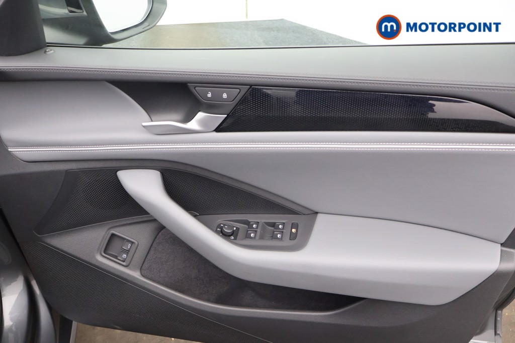 Volkswagen Passat Life Automatic Petrol Plug-In Hybrid Estate - Stock Number (1613648) - 12th supplementary image