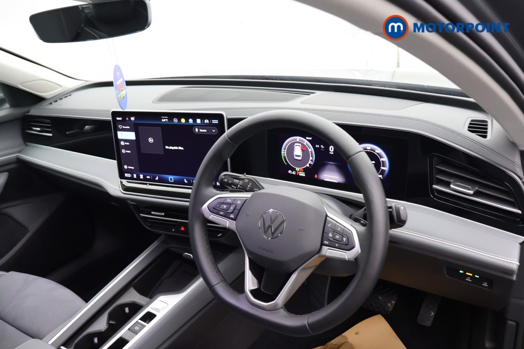 Volkswagen Passat Life Automatic Petrol Plug-In Hybrid Estate - Stock Number (1613648) - 13th supplementary image