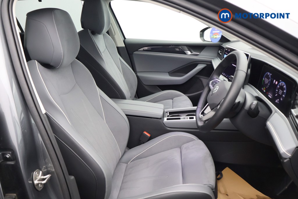 Volkswagen Passat Life Automatic Petrol Plug-In Hybrid Estate - Stock Number (1613648) - 14th supplementary image