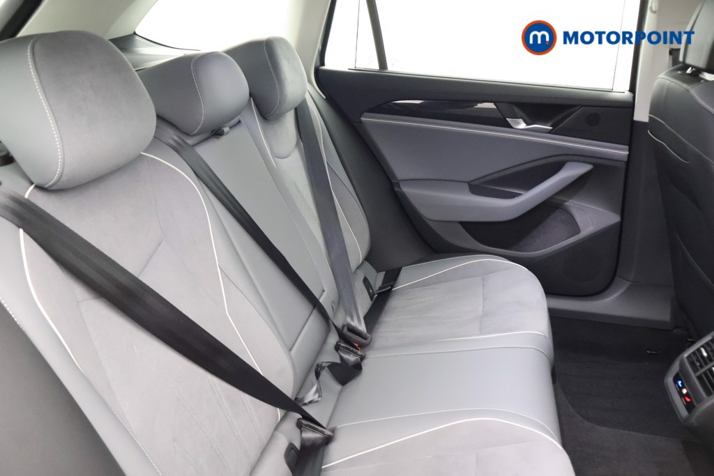 Volkswagen Passat Life Automatic Petrol Plug-In Hybrid Estate - Stock Number (1613648) - 15th supplementary image