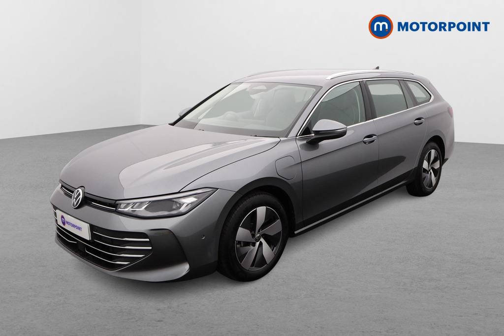 Volkswagen Passat Life Automatic Petrol Plug-In Hybrid Estate - Stock Number (1613648) - Passenger side front corner