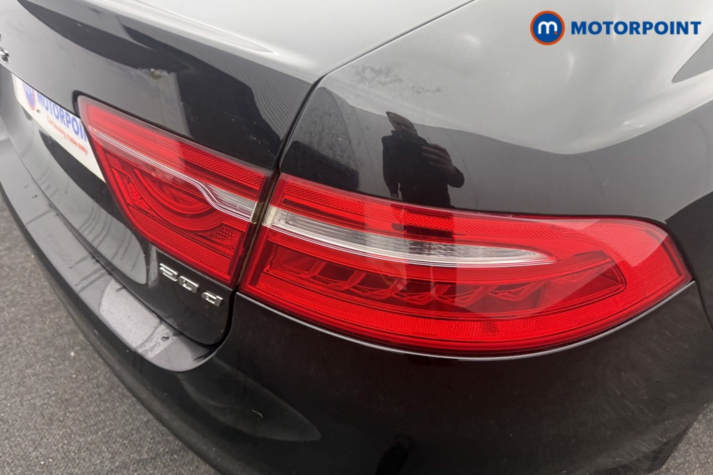 Jaguar XE Portfolio Automatic Diesel Saloon - Stock Number (1613940) - 6th supplementary image