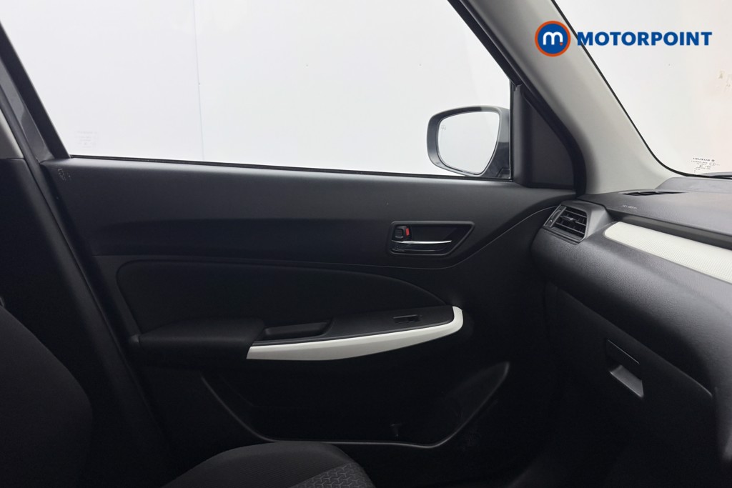 Suzuki Swift Attitude Manual Petrol Hatchback - Stock Number (1613999) - 10th supplementary image