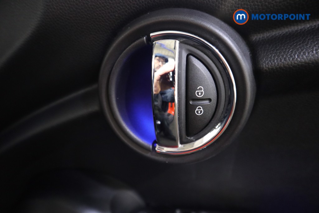 Mini Convertible Cooper Classic Manual Petrol Convertible - Stock Number (1614277) - 13th supplementary image