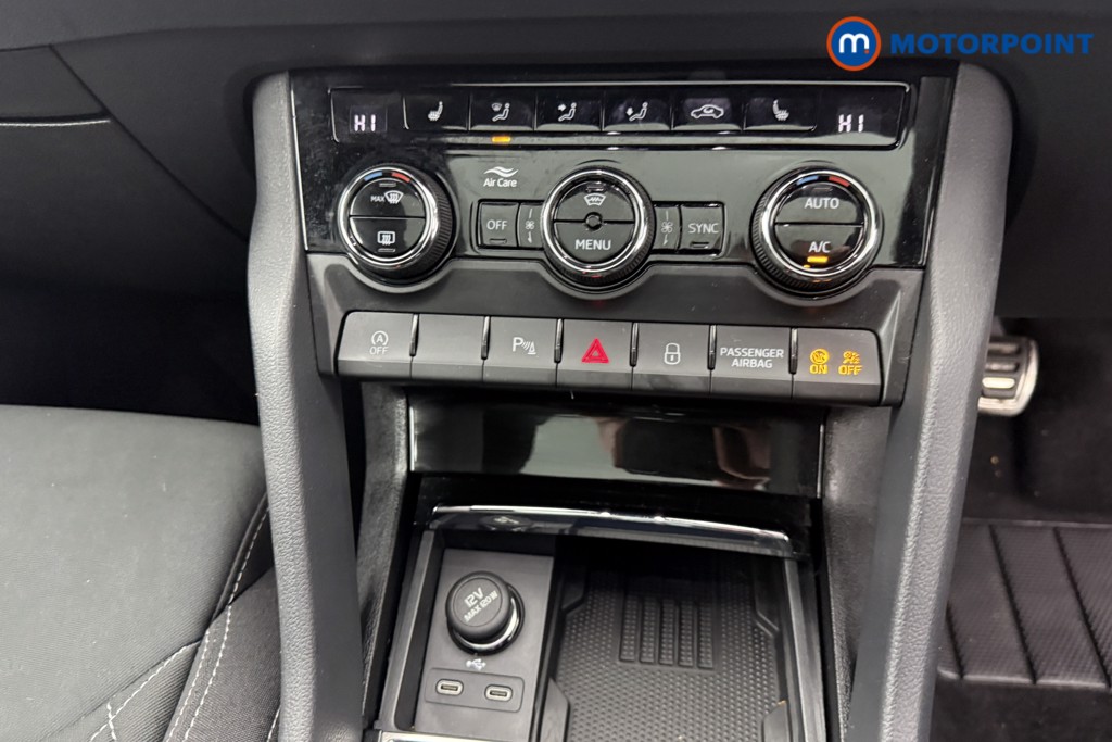Skoda Karoq Sportline Edition Manual Petrol SUV - Stock Number (1614843) - 19th supplementary image
