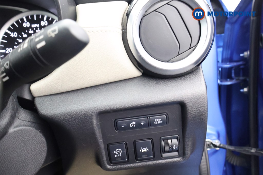 Nissan Micra Tekna Manual Petrol Hatchback - Stock Number (1615218) - 7th supplementary image