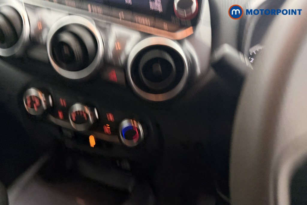 Nissan Juke Acenta Manual Petrol SUV - Stock Number (1615284) - 20th supplementary image