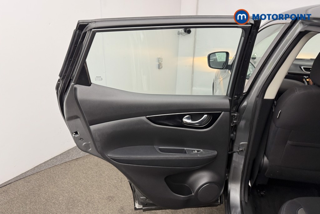 Nissan Qashqai Acenta Premium Manual Petrol SUV - Stock Number (1615561) - 7th supplementary image