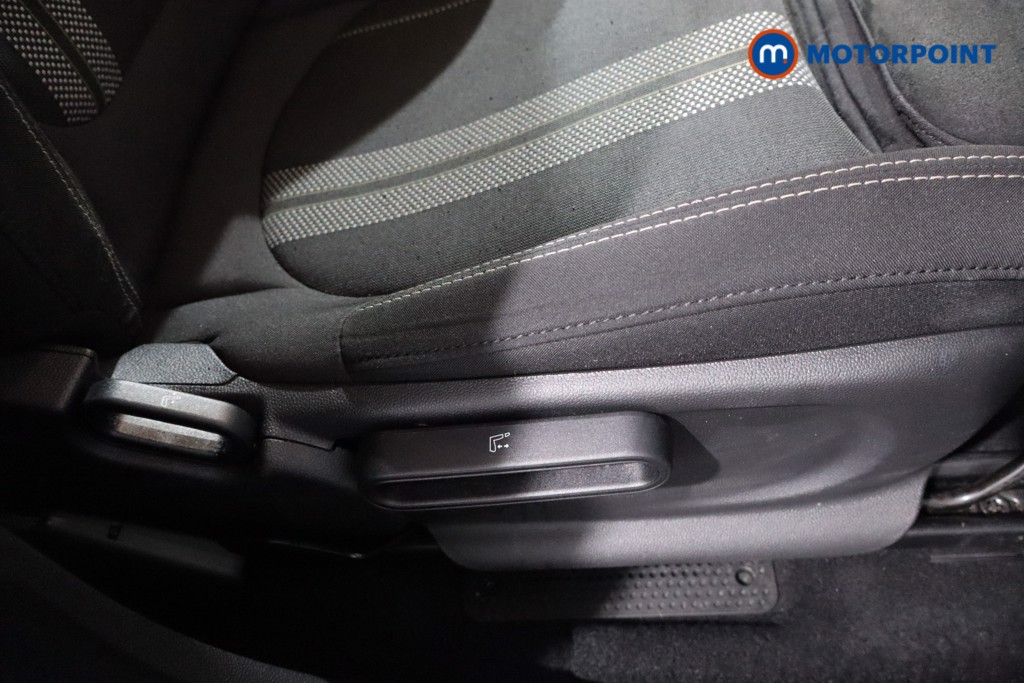 Mini Countryman Cooper Sport Manual Petrol SUV - Stock Number (1615954) - 21st supplementary image