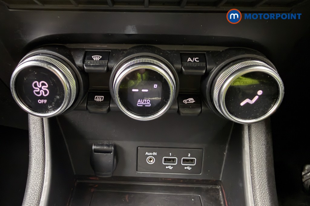 Renault Captur Iconic Automatic Petrol SUV - Stock Number (1585443) - 7th supplementary image