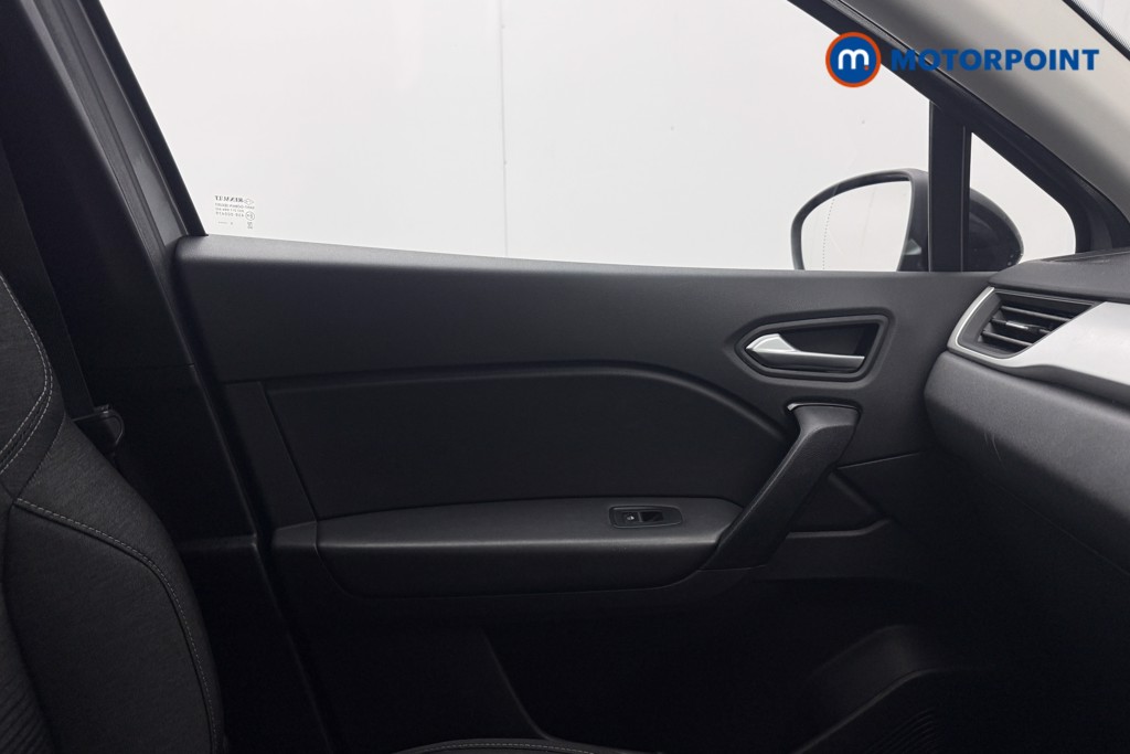 Renault Captur Iconic Automatic Petrol SUV - Stock Number (1585443) - 9th supplementary image