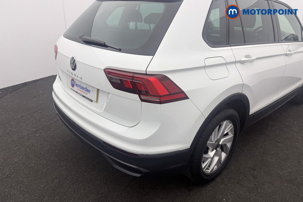 Volkswagen Tiguan Life Automatic Petrol SUV - Stock Number (1592834) - 6th supplementary image