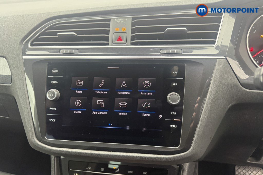 Volkswagen Tiguan Life Automatic Petrol SUV - Stock Number (1592834) - 25th supplementary image