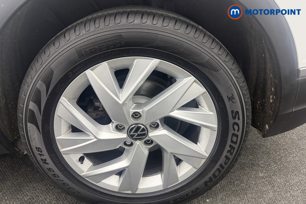 Volkswagen Tiguan Life Automatic Petrol SUV - Stock Number (1592834) - 34th supplementary image