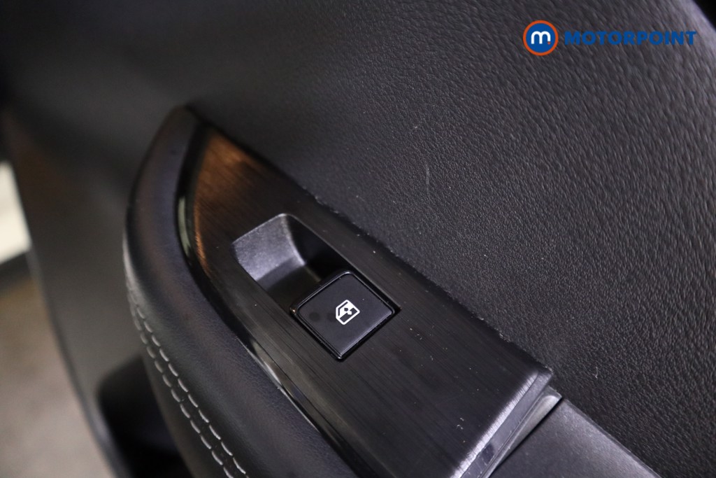 Nissan Qashqai N-Connecta Automatic Petrol-Electric Hybrid SUV - Stock Number (1603742) - 21st supplementary image