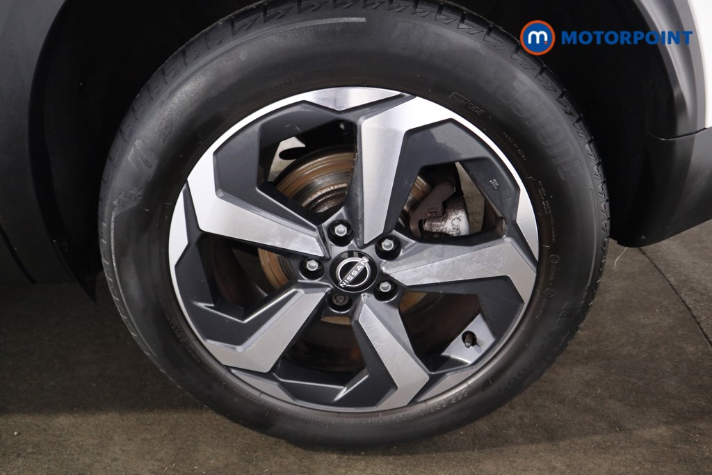 Nissan Qashqai N-Connecta Automatic Petrol-Electric Hybrid SUV - Stock Number (1603742) - 26th supplementary image