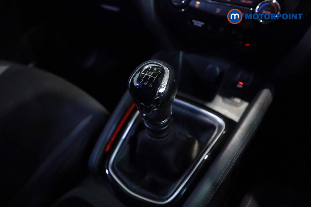 Nissan Qashqai Acenta Premium Manual Diesel SUV - Stock Number (1605355) - 22nd supplementary image